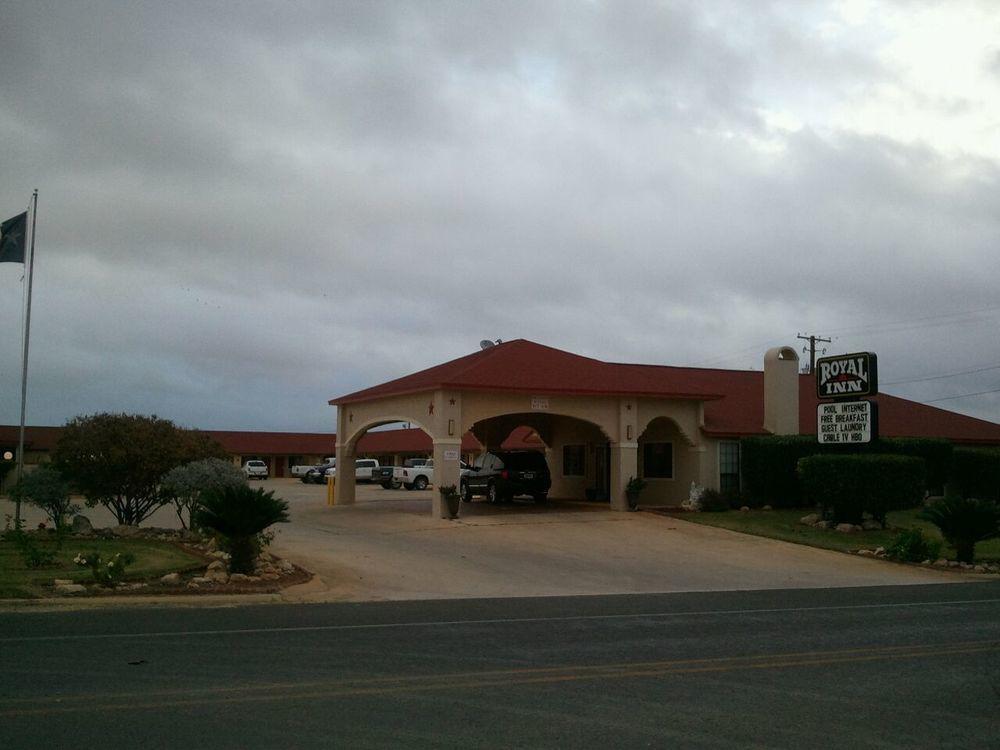 Royal Inn Pearsall Extérieur photo