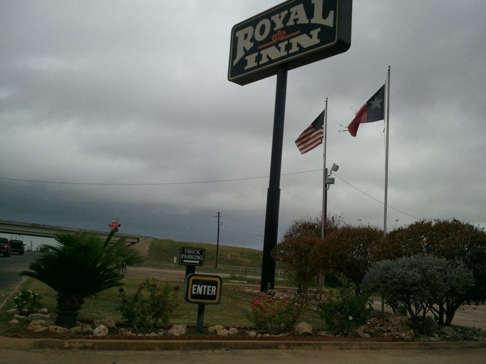Royal Inn Pearsall Extérieur photo